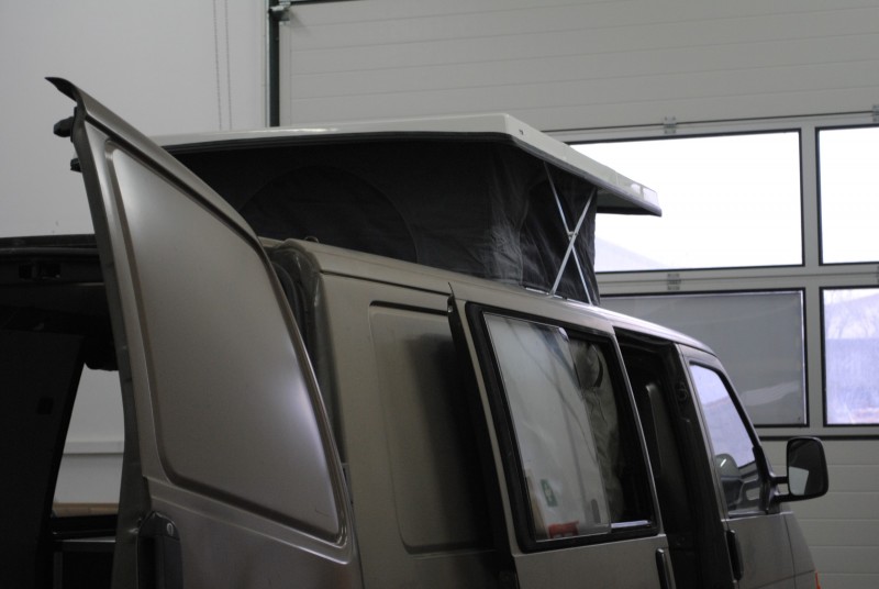 VW Bus T4 Innenausbau Hubdach Außenansicht