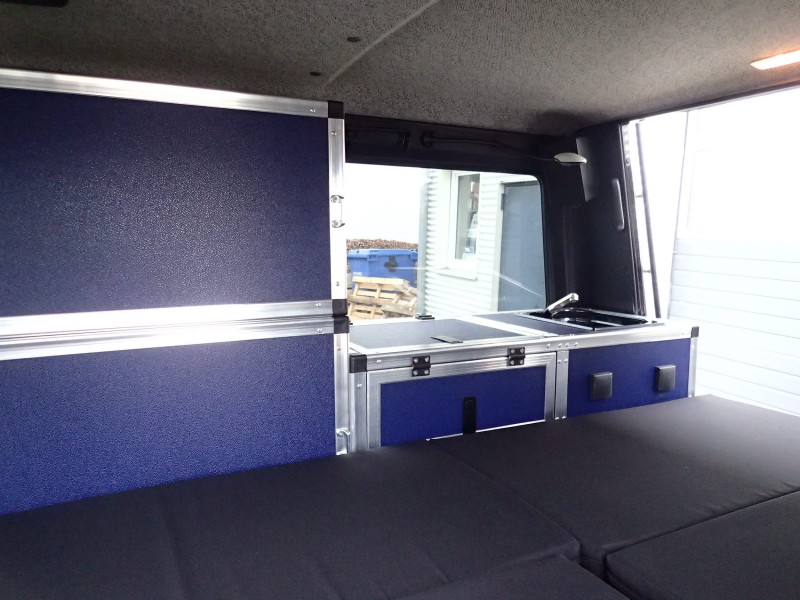 Mercedes G Klasse Camper Ausbau mit Schlafoption im Fahrzeug